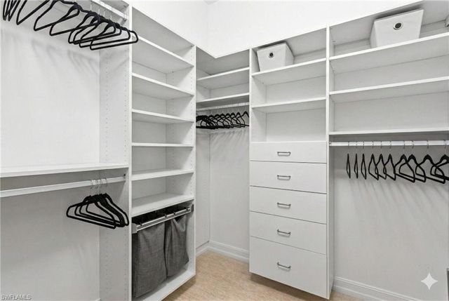 7825 Hawthorne DR 2104, Naples, FL 34113