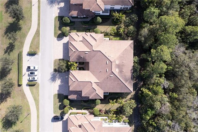 7825 Hawthorne DR 2104, Naples, FL 34113