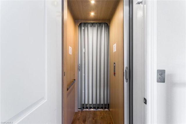 7825 Hawthorne DR 2104, Naples, FL 34113