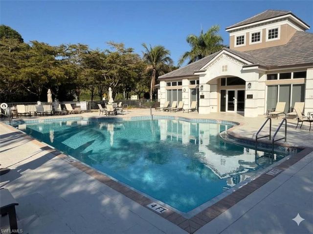 7825 Hawthorne DR 2104, Naples, FL 34113