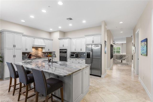 7825 Hawthorne DR 2104, Naples, FL 34113