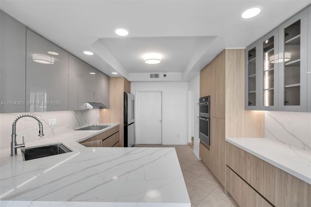21150 E Point Pl 904, Aventura, FL 33180