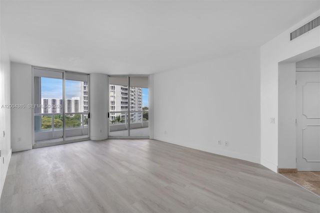 21150 E Point Pl 904, Aventura, FL 33180