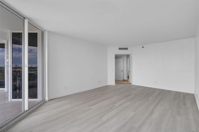 21150 E Point Pl 904, Aventura, FL 33180