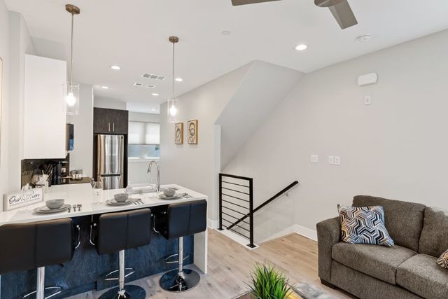 1120 Galveston Avenue 5, Fort Worth, TX 76104