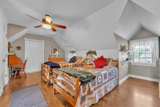 15311 S Barton Lake Drive, Vicksburg, MI 49097