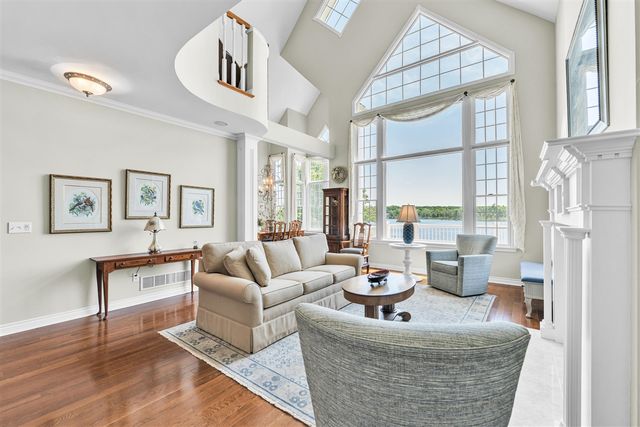 15311 S Barton Lake Drive, Vicksburg, MI 49097