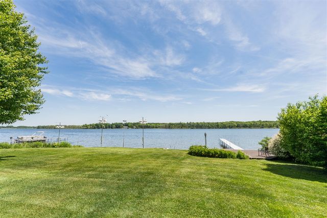 15311 S Barton Lake Drive, Vicksburg, MI 49097