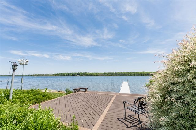 15311 S Barton Lake Drive, Vicksburg, MI 49097