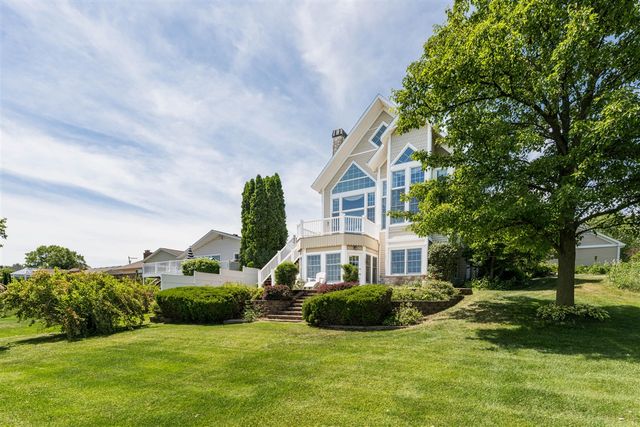15311 S Barton Lake Drive, Vicksburg, MI 49097