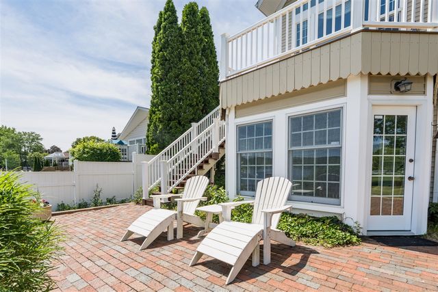 15311 S Barton Lake Drive, Vicksburg, MI 49097