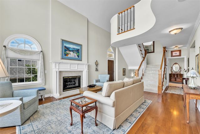 15311 S Barton Lake Drive, Vicksburg, MI 49097