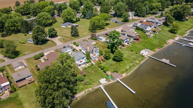 15311 S Barton Lake Drive, Vicksburg, MI 49097