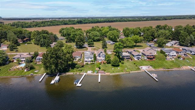 15311 S Barton Lake Drive, Vicksburg, MI 49097