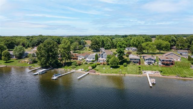 15311 S Barton Lake Drive, Vicksburg, MI 49097