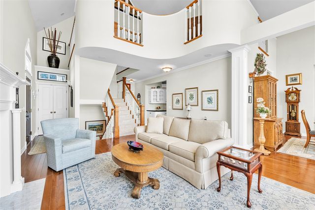 15311 S Barton Lake Drive, Vicksburg, MI 49097