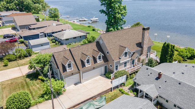 15311 S Barton Lake Drive, Vicksburg, MI 49097