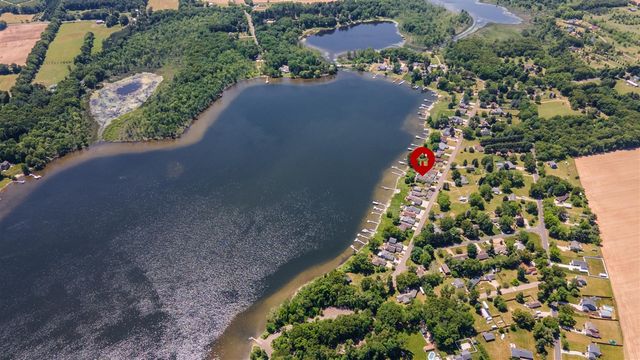 15311 S Barton Lake Drive, Vicksburg, MI 49097