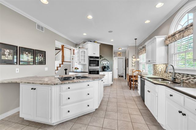 15311 S Barton Lake Drive, Vicksburg, MI 49097