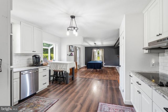 18 E BROOK KNOLL RD, Elkton, MD 21921