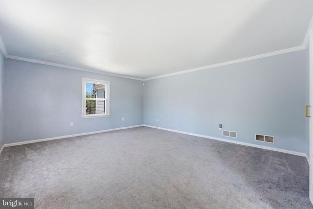 18 E BROOK KNOLL RD, Elkton, MD 21921