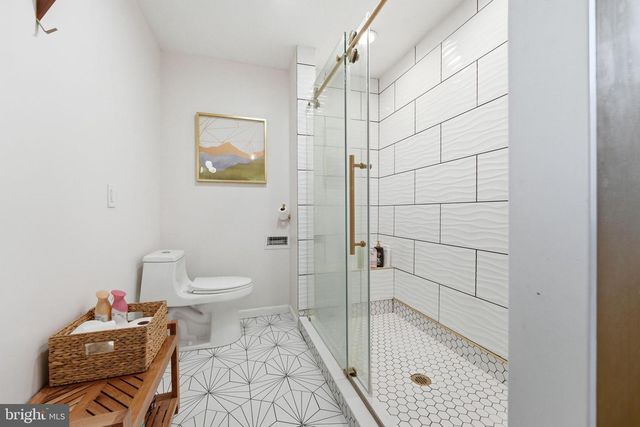 18 E BROOK KNOLL RD, Elkton, MD 21921