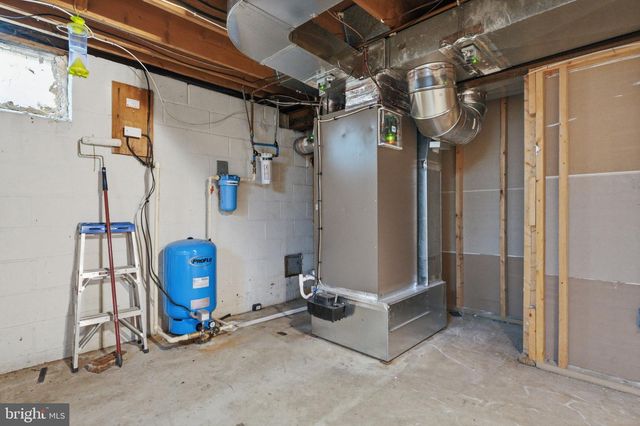 18 E BROOK KNOLL RD, Elkton, MD 21921