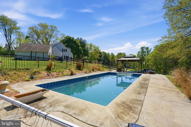 18 E BROOK KNOLL RD, Elkton, MD 21921