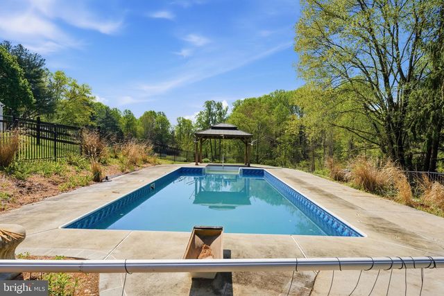 18 E BROOK KNOLL RD, Elkton, MD 21921