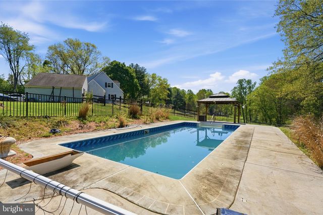 18 E BROOK KNOLL RD, Elkton, MD 21921