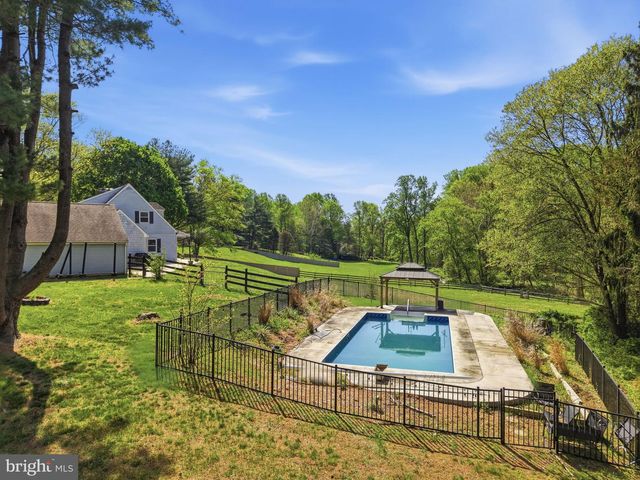 18 E BROOK KNOLL RD, Elkton, MD 21921