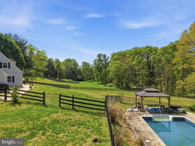 18 E BROOK KNOLL RD, Elkton, MD 21921