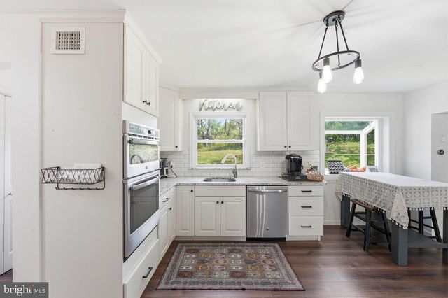 18 E BROOK KNOLL RD, Elkton, MD 21921