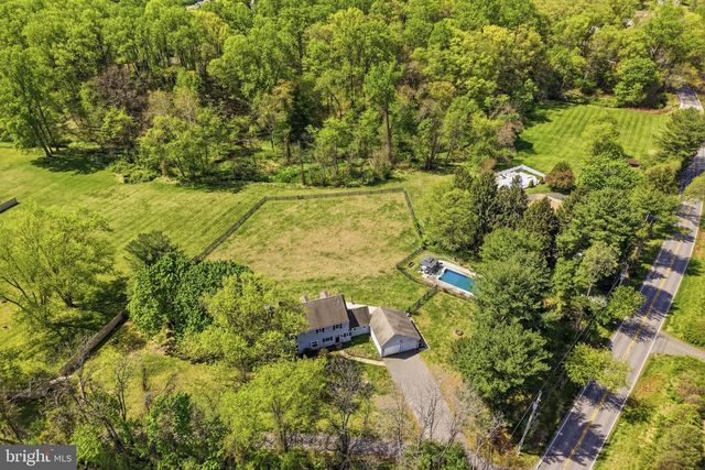 18 E BROOK KNOLL RD, Elkton, MD 21921