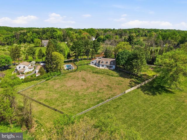 18 E BROOK KNOLL RD, Elkton, MD 21921