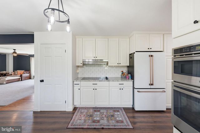 18 E BROOK KNOLL RD, Elkton, MD 21921