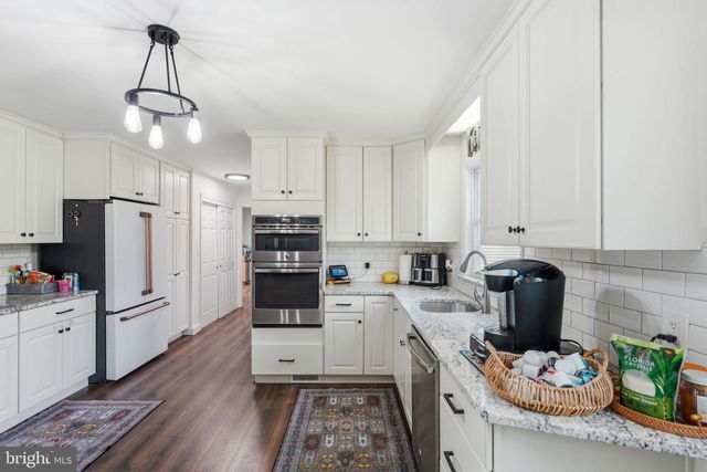 18 E BROOK KNOLL RD, Elkton, MD 21921