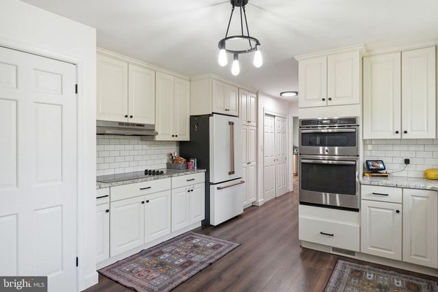 18 E BROOK KNOLL RD, Elkton, MD 21921