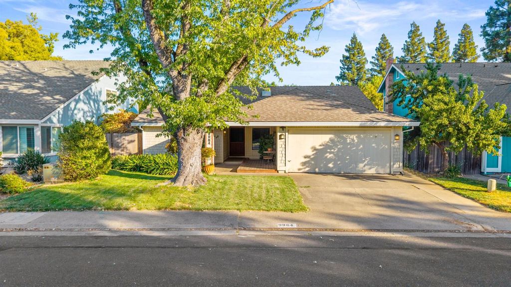 9964 Stirling Park Dr, Sacramento, CA 95827