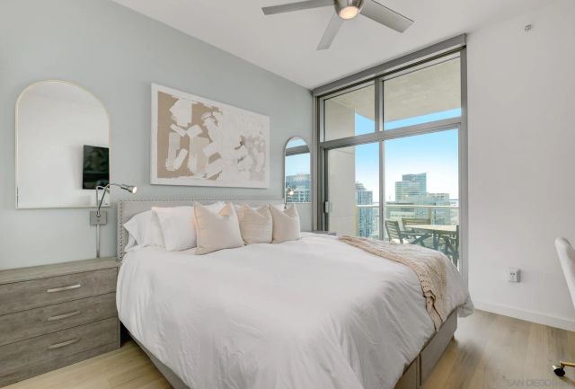 800 The Mark Ln 2206, San Diego, CA 92101