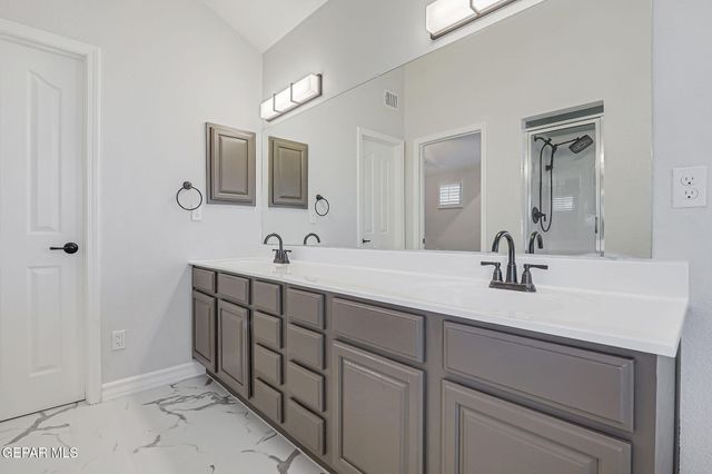 485 Jeweled Mesa Court, Horizon City, TX 79928