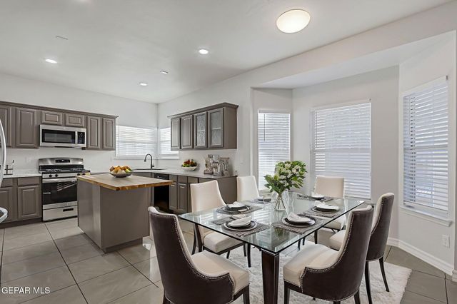 485 Jeweled Mesa Court, Horizon City, TX 79928