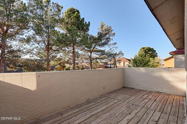 485 Jeweled Mesa Court, Horizon City, TX 79928