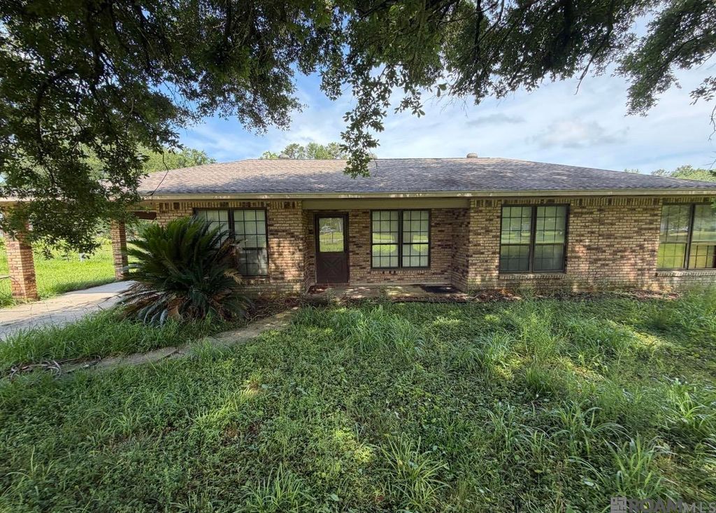 15357 Henderson Bayou Rd, Prairieville, LA 70769