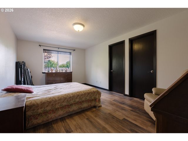 512 Pegasus Ct, Molalla, OR 97038