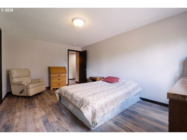 512 Pegasus Ct, Molalla, OR 97038