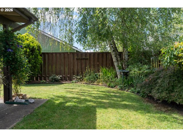 512 Pegasus Ct, Molalla, OR 97038