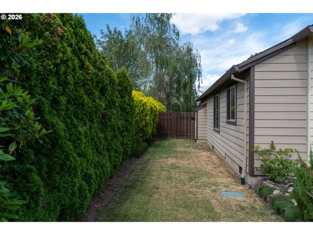 512 Pegasus Ct, Molalla, OR 97038