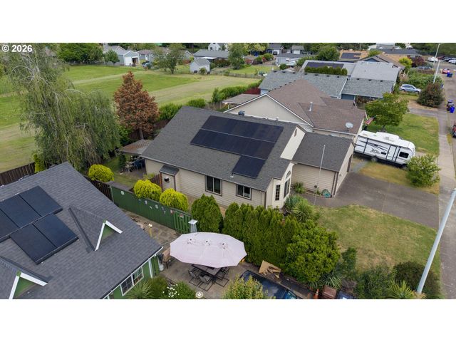 512 Pegasus Ct, Molalla, OR 97038