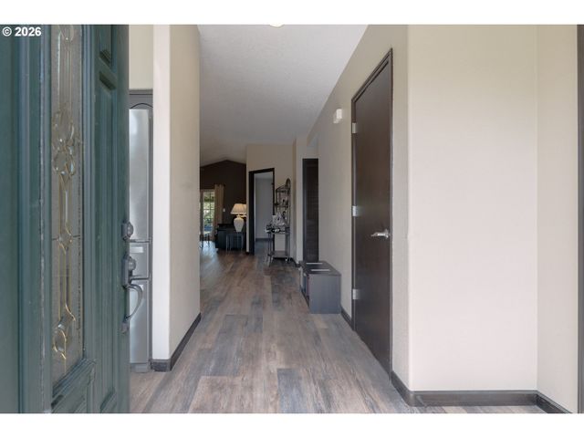 512 Pegasus Ct, Molalla, OR 97038